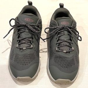 Women's KEEN Terradora - size 7